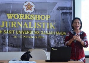 Pembukaan Workshop Jurnalistik oleh Direktur Pelayanan Medik dan Keperawatan