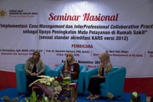 Penyampaian materi dilanjut sesi tanyajawab bersama dr. Novi Zain Alfajri & Ibu Sugiarsih., S.Kep., Ns., MPH