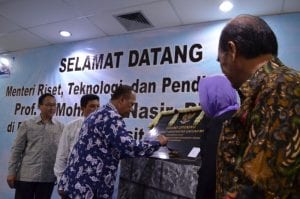 Penandatanganan Prasasti Grand Opening RS UGM