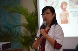 dr.Putu Kusumarini,MPH,SpPd,K-GH memberikan materi tentang Diabetes Mellitus