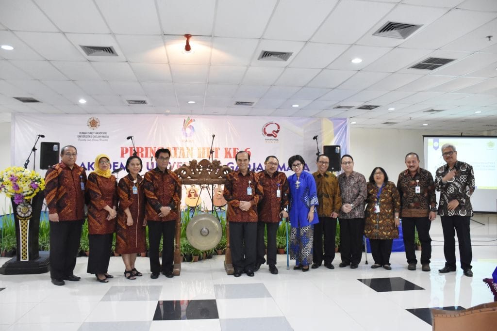 Foto Bersama Direksi dan Dewan Pengawas