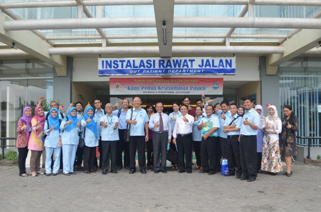 Foto bersama di Rumah Sakit UGM 2