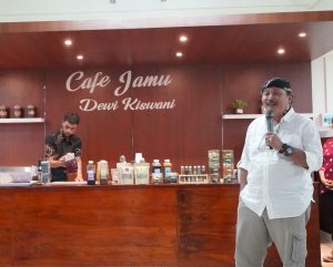 Kolaborasi RSA UGM, Koperasi Hospita Mandiri Sejahtera, dan UPF Yankestrad Tawangmangu mendukung pengenalan jamu kepada masyarakat.