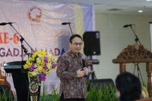 Orasi Ilmiah oleh Prof. dr. Iwan Dwiprahasto.,M.Med.Sc.Ph.D