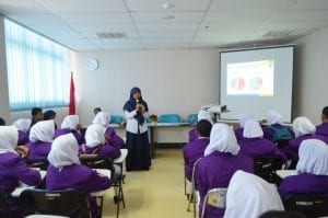 Pemberian materi Pelayanan Keperawatan di RSA UGM oleh Ibu Pariyani, S.Kep., Ners