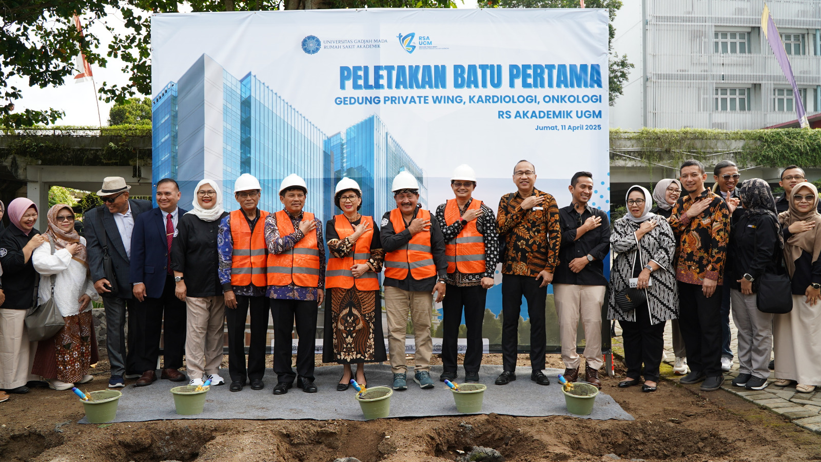 Peletakan Batu Pertama Pembangunan Gedung BaruPrivate Wing: Kardiologi Dan Onkologi Center RSA UGM
Inovasi Tiada Henti, Bertransformasi Dalam Harmoni