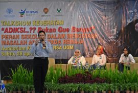 Talkshow Sesi 1 yang diisi oleh DINKES DIY, dr Tika, dr Niken, moderator