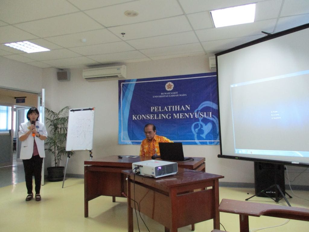 pelatihan konseling menyusui di RS UGM